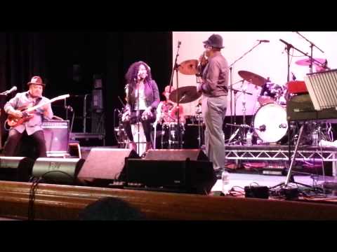 Sumthin' Sumthin'.- Leon Ware ( Live @ Islington Assembly Hall, London  1-02-13)