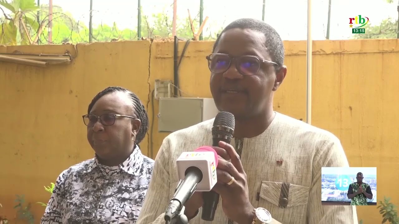 Montée des couleurs aux Affaires Etrangères: le ministre J. M. Traoré salue les efforts du personnel