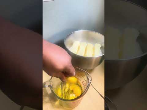 Easiest 7 Up Pound Cake Recipe Ever!