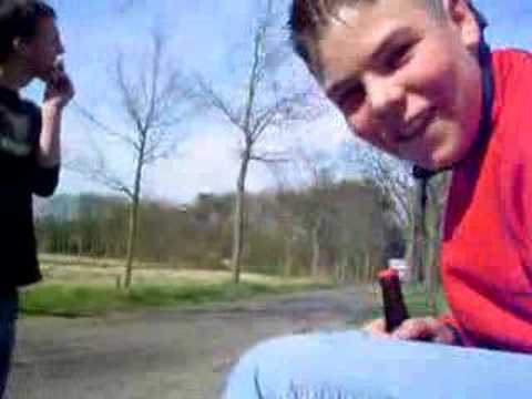 De Pipo Madre: Hangjongeren aan de Zoeksedijk in Schijf