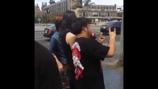 Download lagu Leda and Maeta from KAMI band in LA taking photo with a fan mp3 Download lagu Leda and Maeta from KAMI band in LA taking photo with a fan mp3