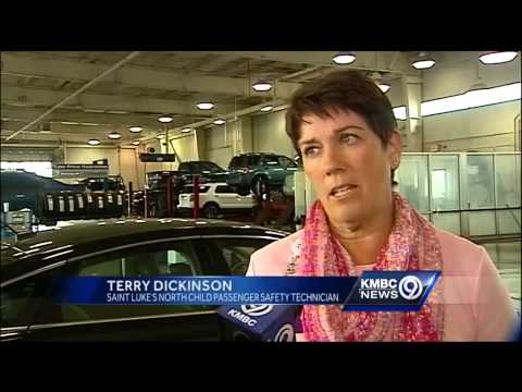 不適切なチャイルドシートの取り付けは、子供を危険にさらす可能性があります。 (Improperly installed car seats can jeopardize kids)