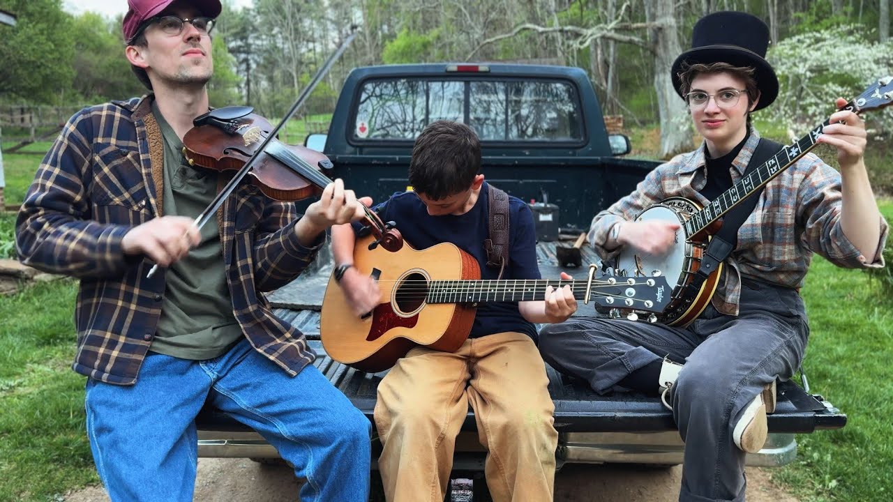 Singing’ Midnight Train - Old-time Banjo & Fiddle Field Recording