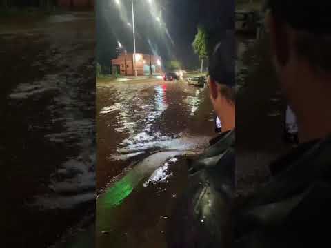 Pérola PR virou um rio com essa chuva! #temporal #chuvaforte