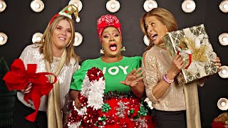 Kadr z teledysku A Carefree Christmas with Hoda & Jenna tekst piosenki Hoda Kotb & Jenna Bush Hager & Cheryl Porter