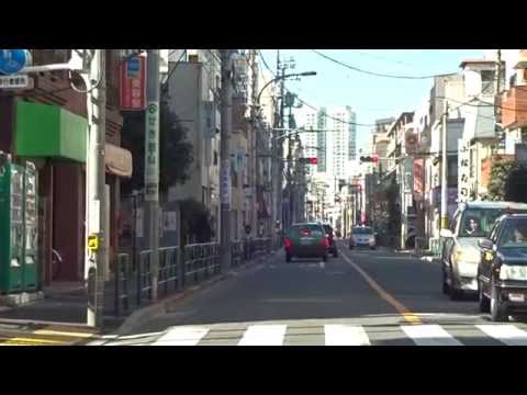 Driving in Japan - Traffic Lights - Green Light but not ok to turn!?