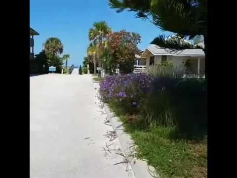 Timing a walk to the beach from Captains Cove vacation rental