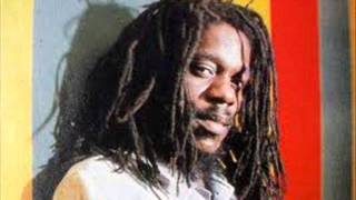Come spar with me -- Dennis Brown.wmv