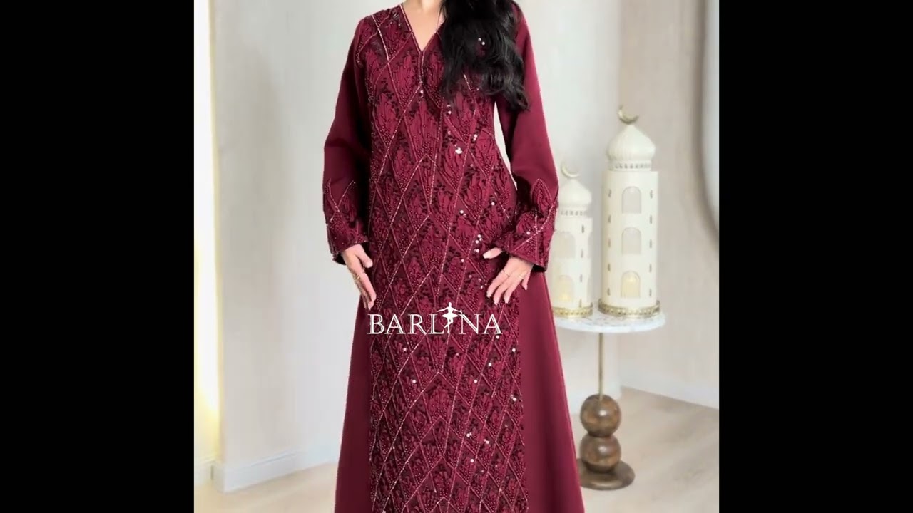جلابية خمري داكنة بتطريز كثيف ولامع - XL
