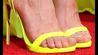 Kaley Cuoco Adorable Feet and Soles / أقدام كالي كوكو