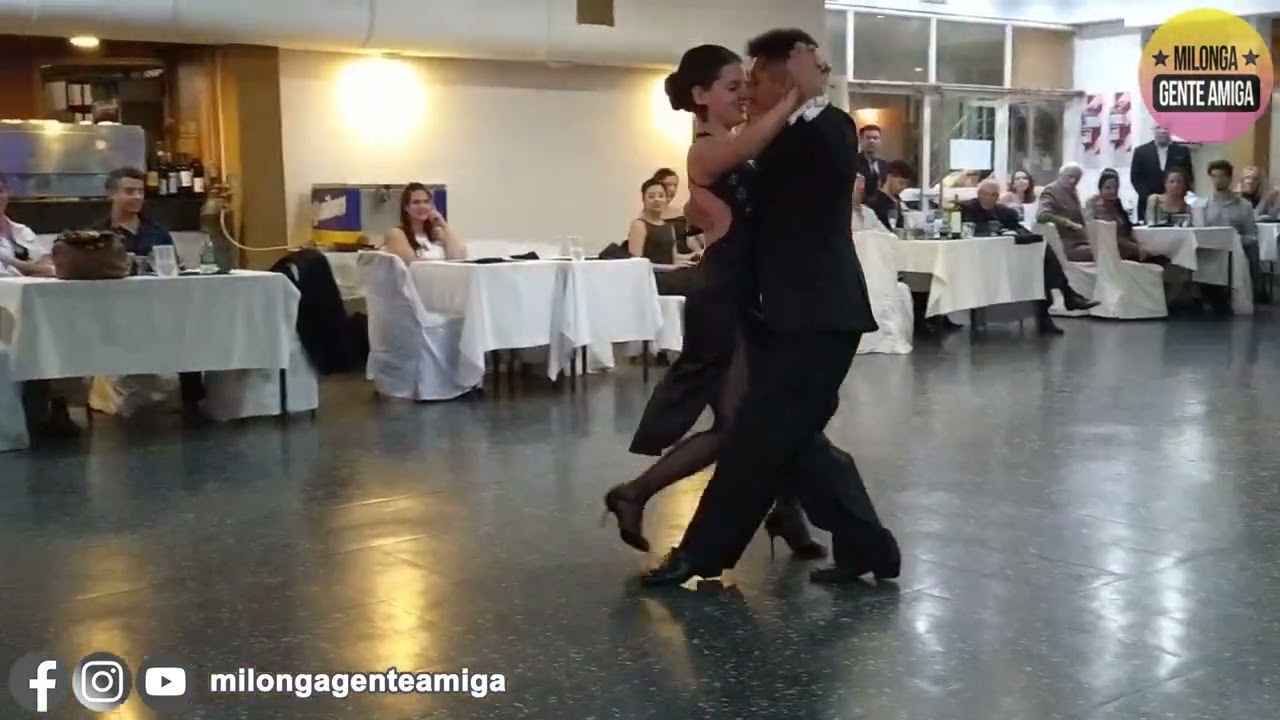 Valentina Massari y Krishna Olmedo  - Milonga Gente Amiga 2022 - (3/3)