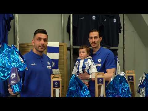 Γιαννιώτης και Κουλούρης παίρνουν δώρα από το Atromitos Store