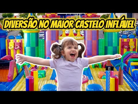 Diversão no maior castelo inflável da América Latina