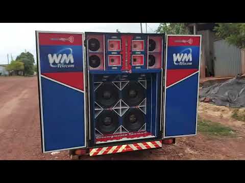 reboque azulao som ...4sds 2.7 e módulos taramps ..som muito forte