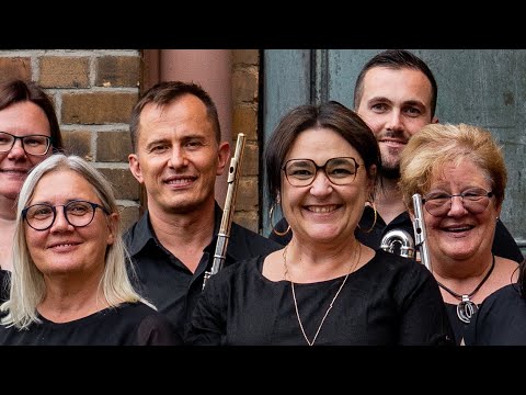 Flutissimo Querflötenensemble - In Remembrance - Buryl Red