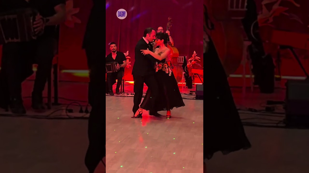 Lorena Tarantino & Gianpiero Galdi dance to "Gipsy Vals", live by El Cachivache Quinteto (10/13)