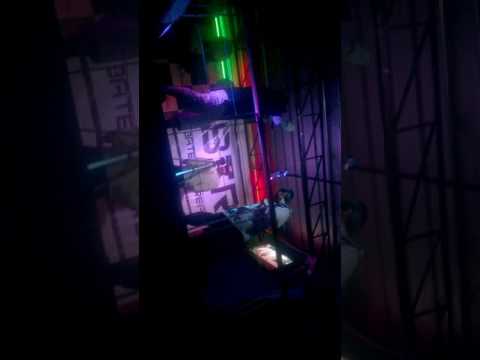 Aczino vs Regulus 4x4 sangre