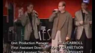 Kelsey Grammer sings the Frasier theme tune, live!