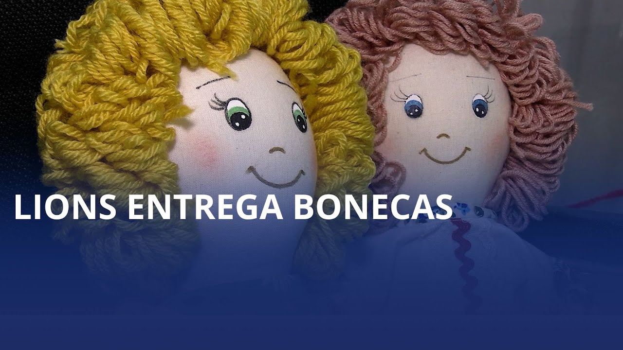 Equipe do Lions Clube de Rio do Sul entrega presentes em centro infantil