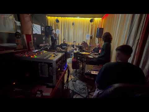 Motrat Maksuti - LIVE Studio Prova 🔥🔥🔥 (bass - Altaf Avdi)