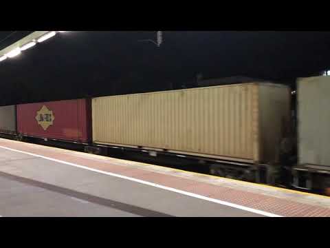 6MP4 Pacific National freight.