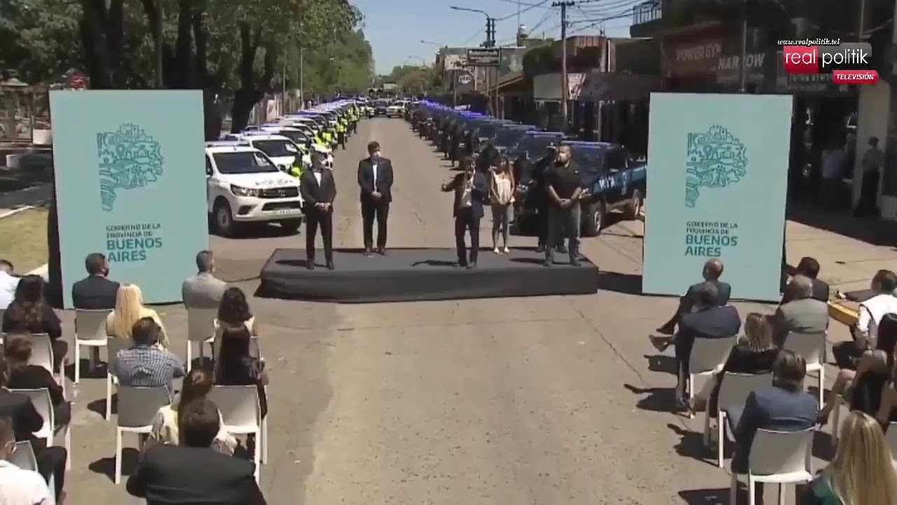 Kicillof encabeza la entrega de patrulleros en Pilar