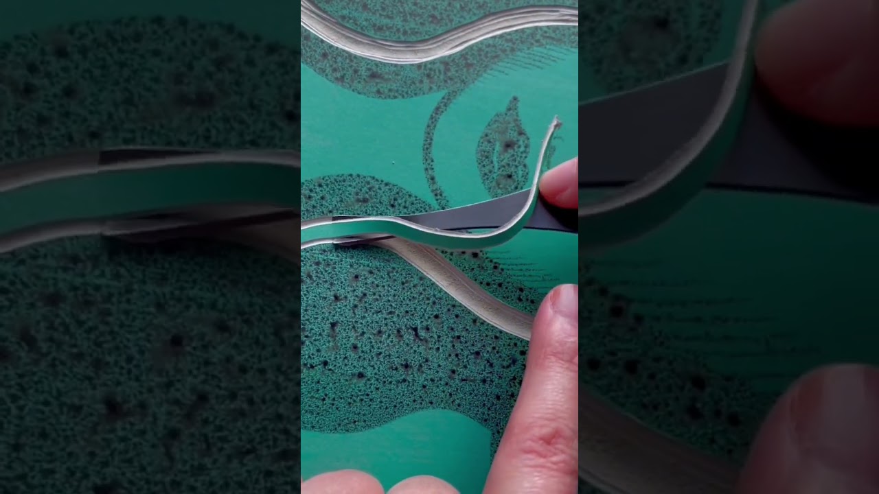 Some relaxing swipes 💙☀️ #satisfying #artist #linocut #carving #printmaking #calming #relaxing