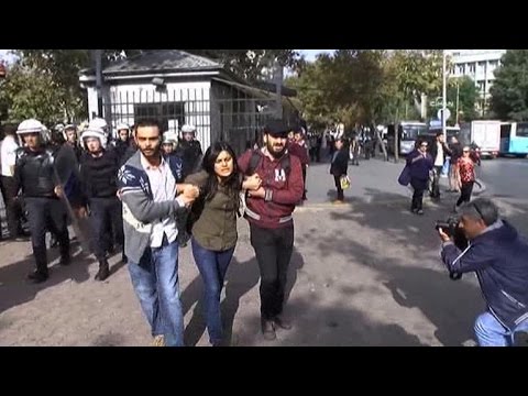 Istanbul University a battleground for rival protests over IS