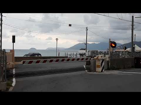Passaggio a livello Pietra Ligure (I)//Railroad crossing//Spoorwegovergang