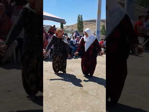 Emre Ülgen Aksaray düğünleri yaşli nineler öyle oynadıki gençlere taş cikardilar