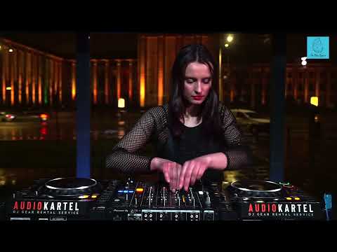 The Blue Oyster: Illegible / 14.04 / 20 - 21