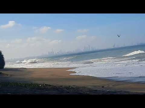 Dancing waves in wattala beach..🌊🌊🌊
