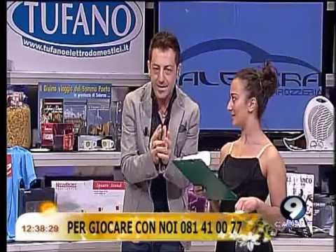 Carla Sabatino collabora durante il Quiz (parte 1) - Studio Mattina 29/04/13