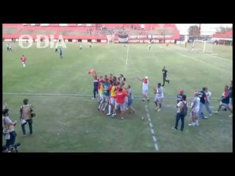 América vence o Americano e volta para a elite do futebol carioca