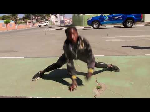 Dji Tafinha-Spitter ft CFK,Look Cem, Mami e Phedilson cypher BBOYS do Bié