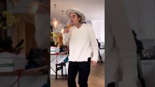 Justin Bieber dancing to Fa La La in Christmas 2020