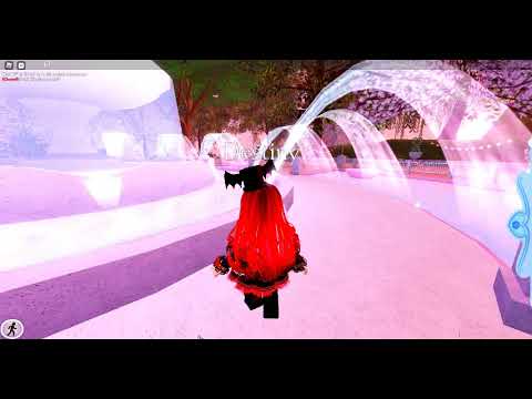 Royale High : With Silly : Fountain Time Today! (1/10/2022)