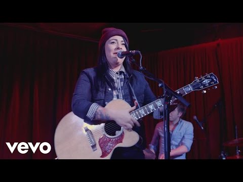 Lucy Spraggan - Mountains - Live at the Borderline