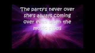 Hot Chelle Rae - Downtown Girl Lyrics