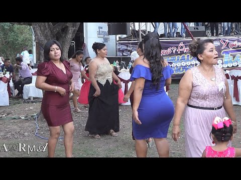 Let's dance at the wedding