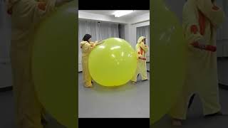 巨大風船、風圧の衝撃　The Impact of Wind Pressure from a Giant Balloon