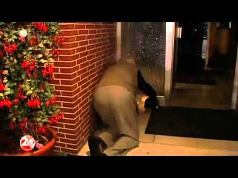 Opa rastet aus! Vor die Tür gepinkelt