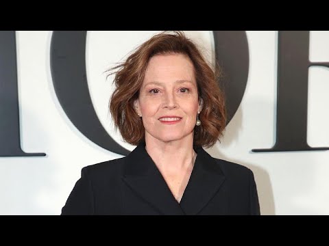 Sigourney Weaver Speaking 3 Languages