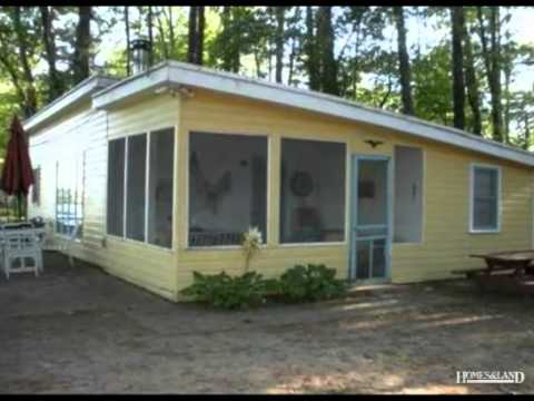 $195,000 3BR 1BA in LUNENBURG 1462.  Call  Leslie Delmonaco: (978)537-5100x33