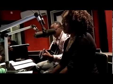 family - tafnaz ft patricia ( live on yarona fm)