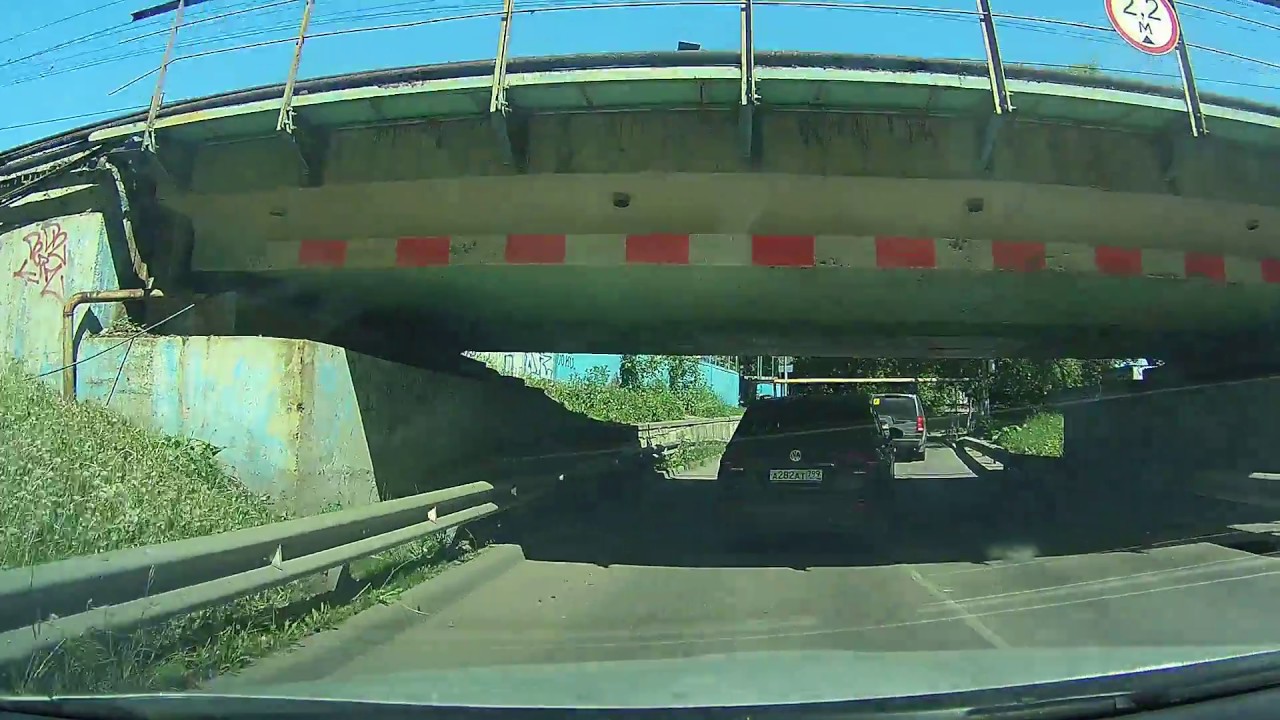Мост низкий или грузовик высокий?
