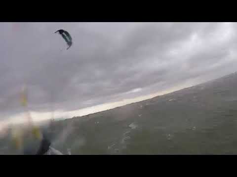 Caught in a 50 knots storm! Kitesurfing gone wrong😱 Core XR5 9m