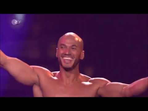 2019 Helene Fischer Show: Julio Batista De Souza & Helene Fischer Pole Act