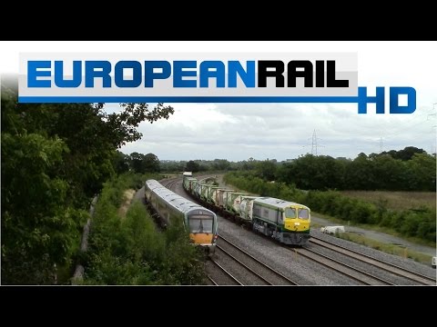 Iarnród Éireann Irish Rail 201 loco 226 + IWT Liner & 22000 DMU 2x3 car passes Stacumny Bridge