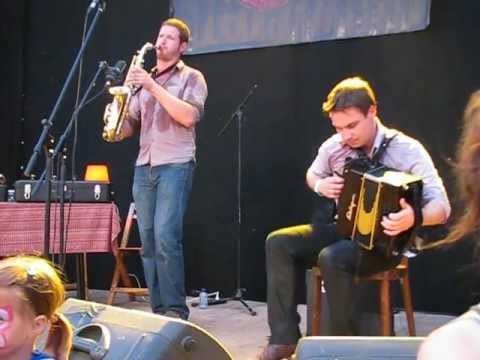 Le Bour et Bodros  -  Brilliant Breton Jazz Gavotte  -  Boombal Festival 2012